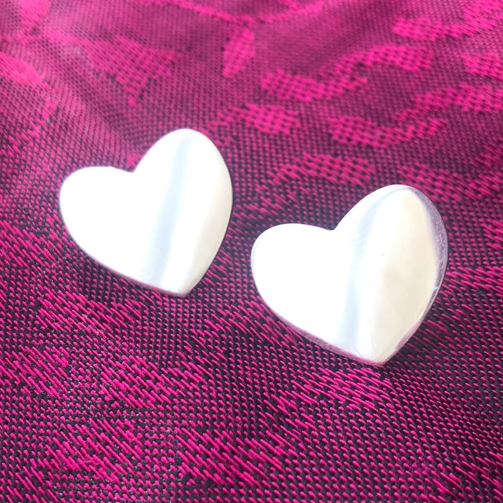 💯 Sterling Silver statement heart earrings